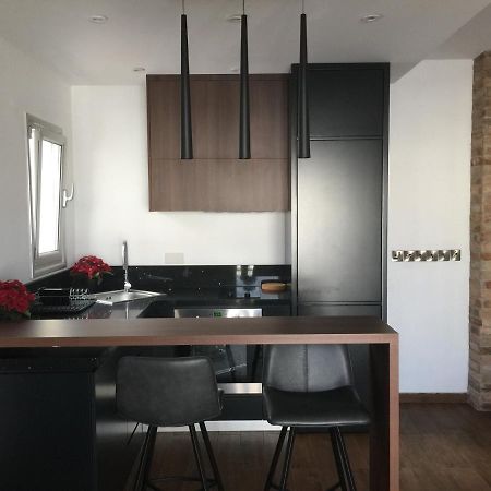 Pearl City View Apartment Пафос Екстериор снимка