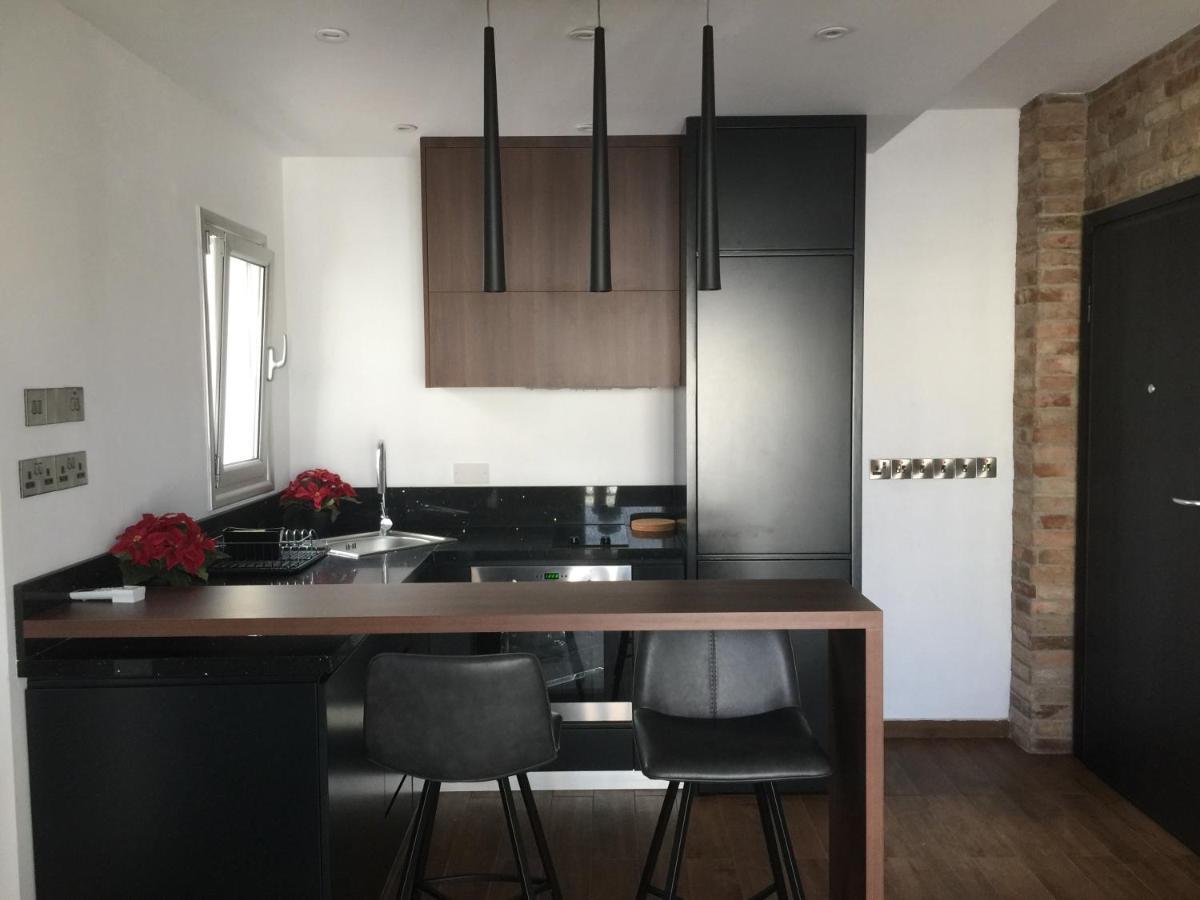 Pearl City View Apartment Пафос Екстериор снимка