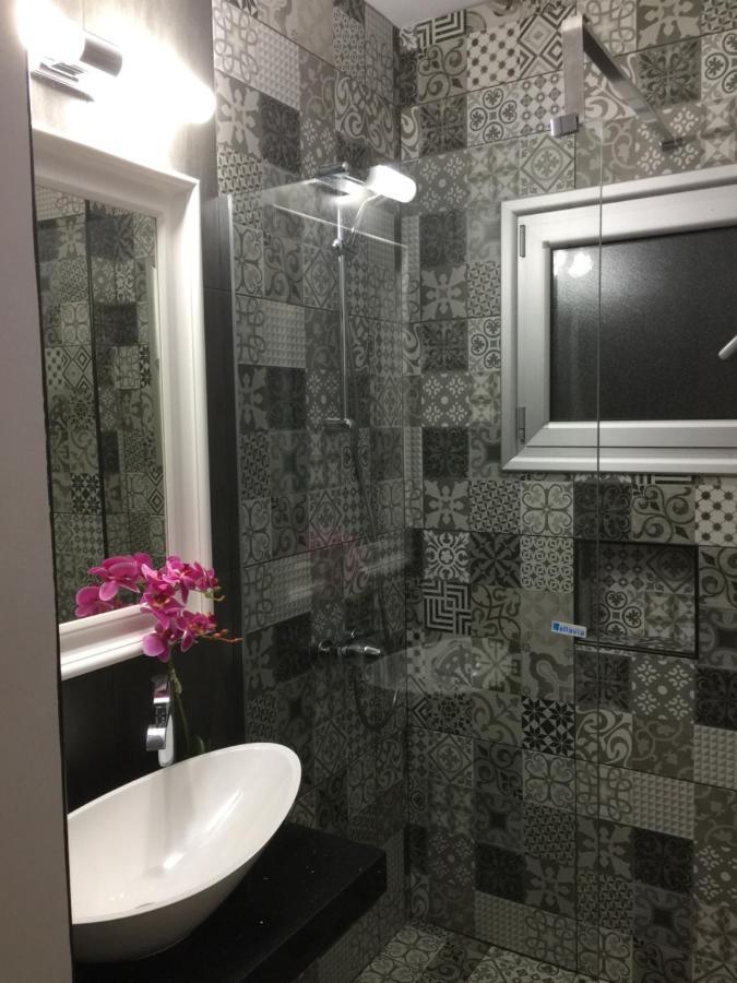 Pearl City View Apartment Пафос Екстериор снимка