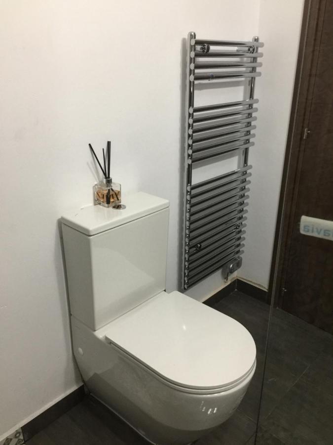 Pearl City View Apartment Пафос Екстериор снимка