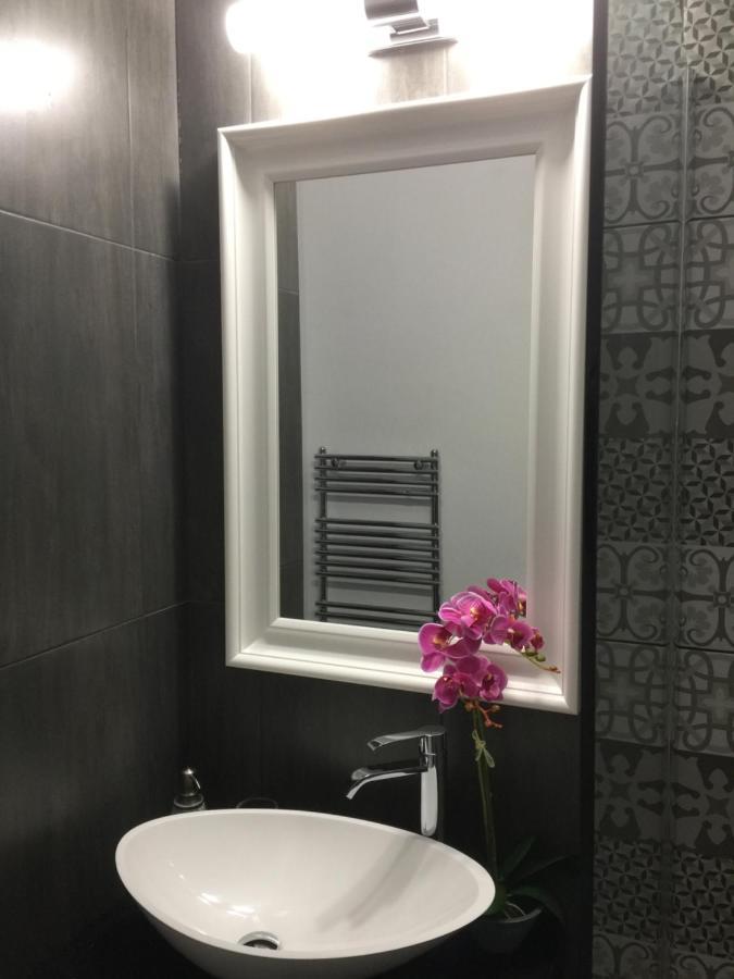 Pearl City View Apartment Пафос Екстериор снимка
